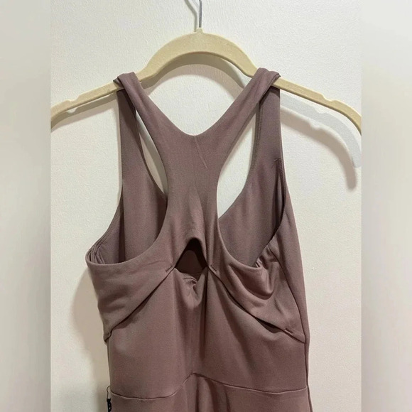 Girlfriend collective exercise dress Lola vneck shorts taupe light brown pockets - Picture 4 of 8